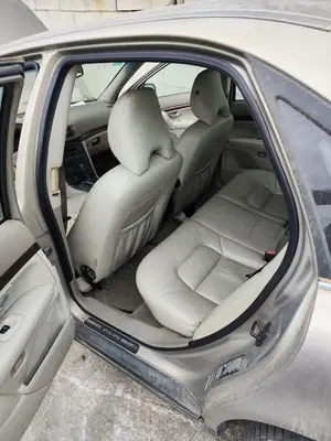 Foto de GOMAS CONTORNO PUERTA VOLVO S80 BERLINA 2.4 Diesel (131 CV / 96 KW)