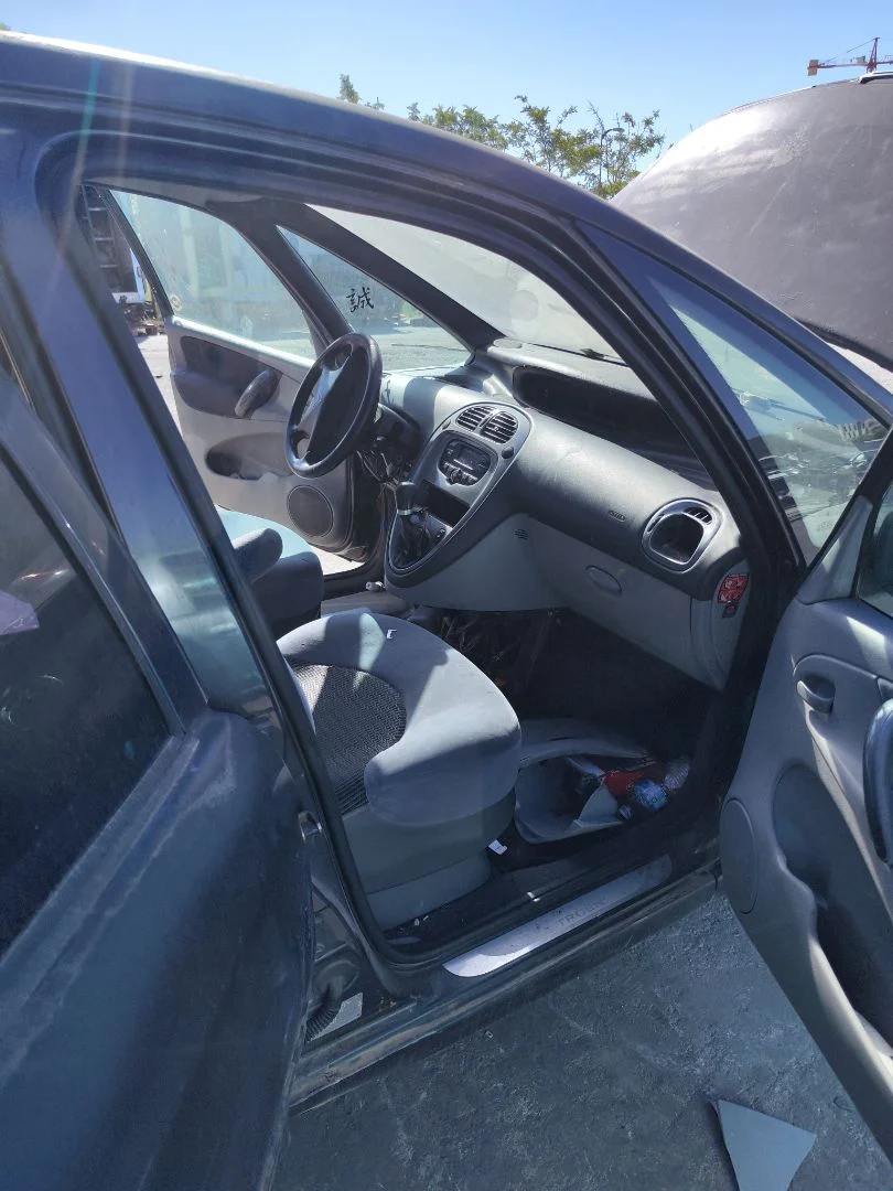 Foto de GOMAS CONTORNO PUERTA CITROEN XSARA PICASSO 1.6 HDi CAT (9HY / DV6TED4) (109 CV / 80 KW)