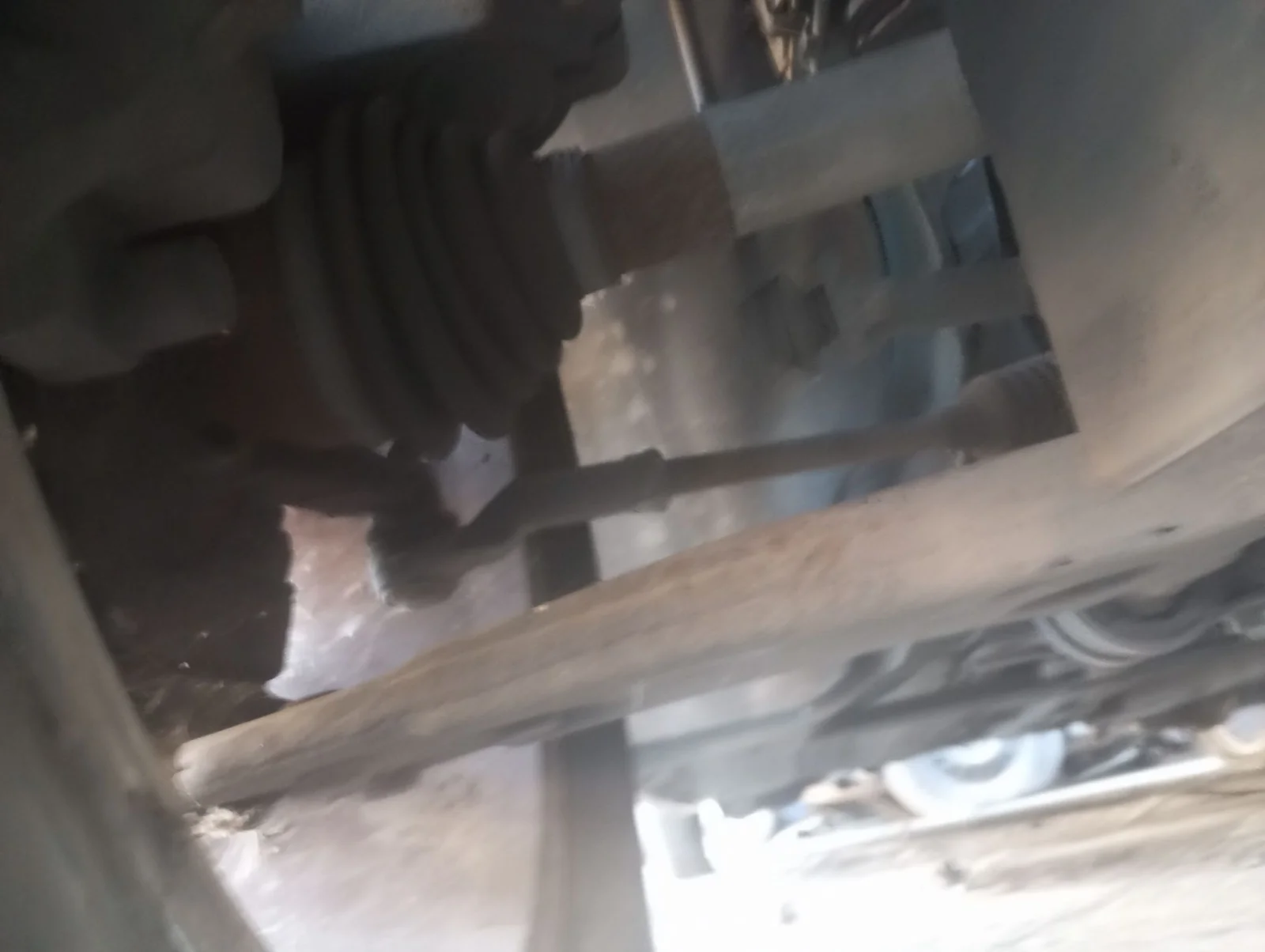 Foto de BRAZO SUSPENSION DELANTERO DERECHO FORD FOCUS BERLINA (CAP) 1.6 TDCi CAT (109 CV / 80 KW)