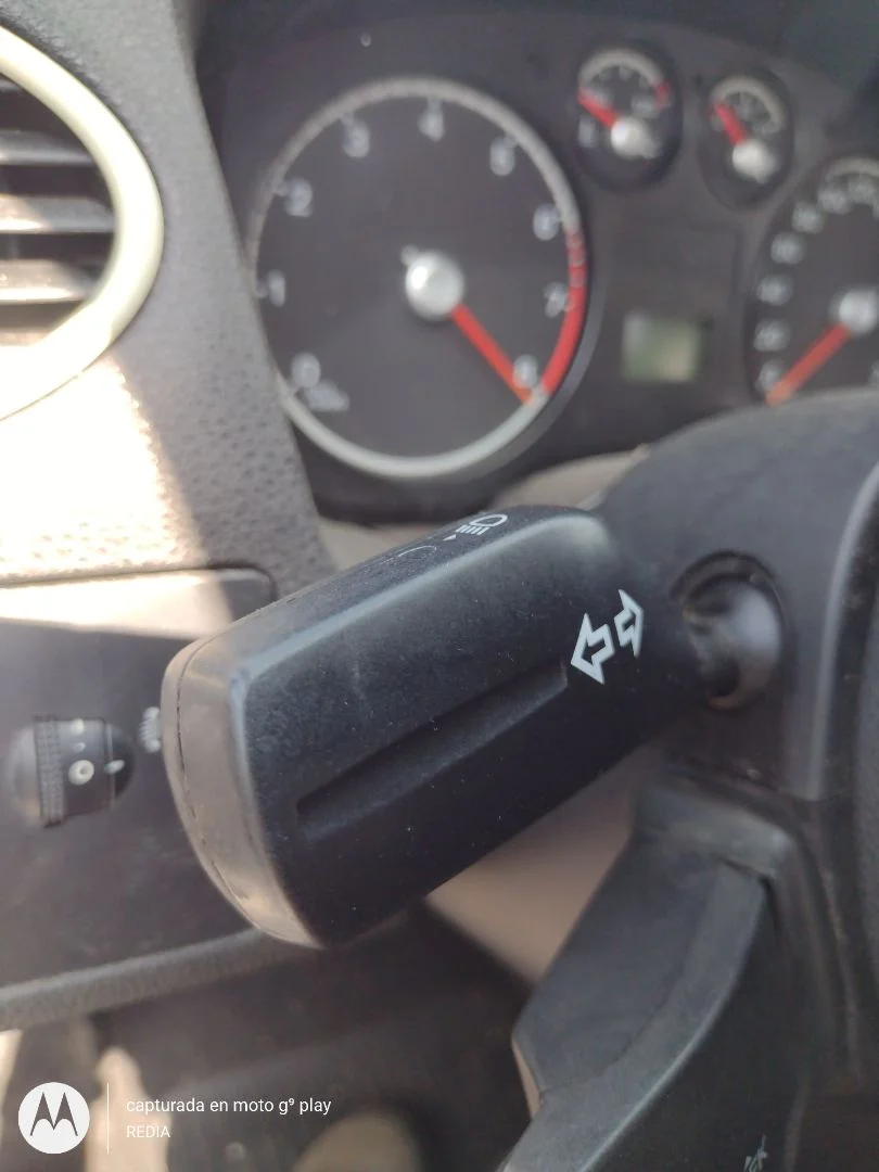 Foto de MANDO INTERMITENTES FORD FOCUS SPORTBREAK (CAP) 1.6 16V CAT (101 CV / 74 KW)