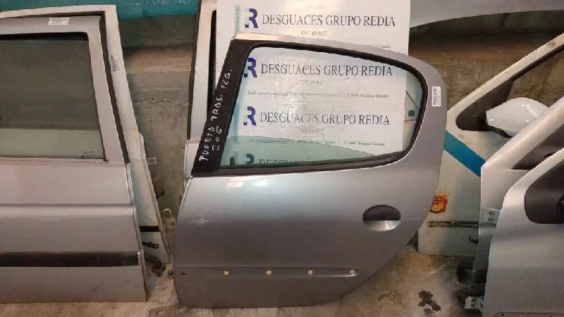 Foto de PUERTA TRASERA IZQUIERDA PEUGEOT 206 referencia D34Y1