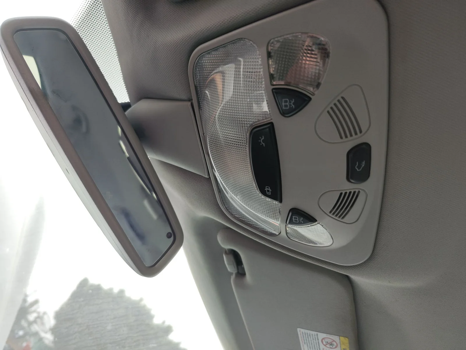 Foto de LUZ INTERIOR MERCEDES-BENZ CLASE C (BM 203) BERLINA 3.0 CDI CAT (224 CV / 165 KW)