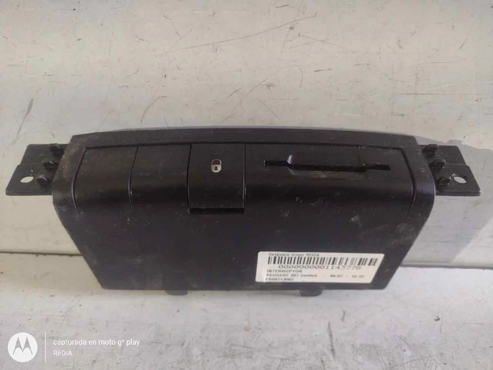 Foto de INTERRUPTOR PEUGEOT 207 1.4 HDi (68 CV / 50 KW) referencia FR56713502