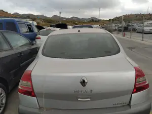 Foto de PORTON TRASERO RENAULT MEGANE II CLASSIC BERLINA 1.6 16V (112 CV / 82 KW) referencia 7751474292