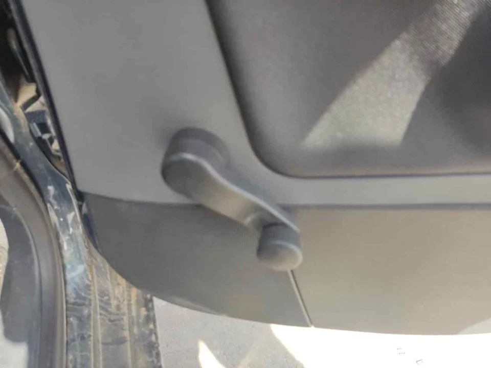 Foto de MANETA ELEVALUNAS TRASERA DERECHA SEAT IBIZA (6L1) 1.4 TDI (80 CV / 59 KW) referencia 1M0837581A9B9