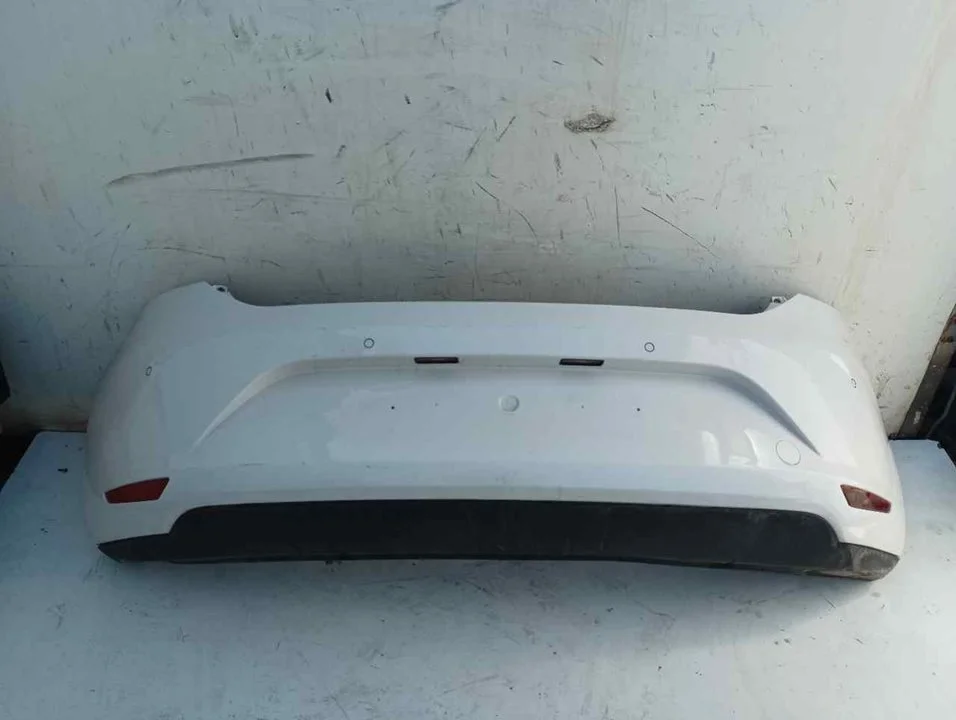 Foto de PARAGOLPES TRASERO SEAT LEON (5F1) 1.6 TDI (105 CV / 77 KW) referencia 6F0807421