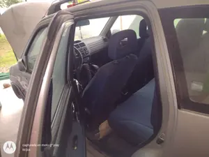 Foto de GOMAS CONTORNO PUERTA SUZUKI IGNIS (RG/FH) 1.3 CAT (83 CV / 61 KW)