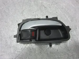 Foto de MANETA INTERIOR TRASERA DERECHA TOYOTA YARIS (XP13) Híbrido 74 kW (1.5 Ltr. - 55 kW 16V) (101 CV / 74 KW) referencia 692050D201