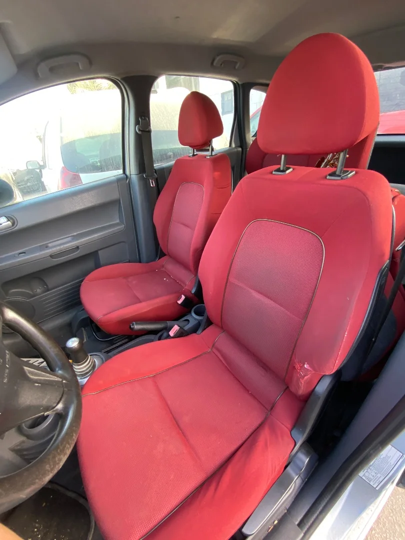 Foto de ASIENTO DELANTERO IZQUIERDO MITSUBISHI COLT CZ3 BERL. 5 (Z30A) 1.3 CAT (95 CV / 70 KW)