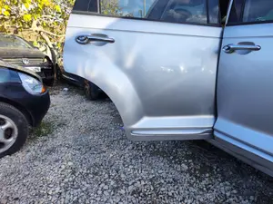 Foto de PUERTA TRASERA DERECHA CHRYSLER PT CRUISER 2.2 CRD CAT (121 CV / 89 KW) foto 2
