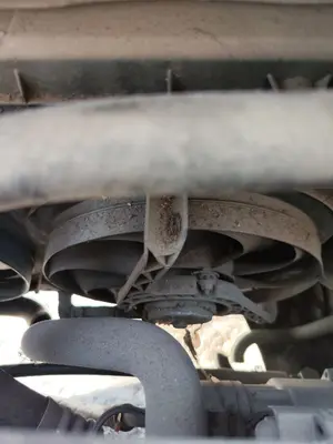 Foto de ELECTROVENTILADOR RADIADOR AIRE ACONDICIONADO VOLKSWAGEN GOLF IV BERLINA (1J1)(10.1997) 2.0  (116 CV / 85 KW)