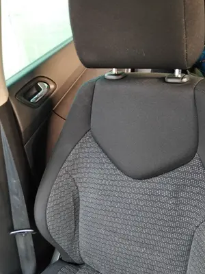 Foto de ASIENTO DELANTERO DERECHO PEUGEOT 308 SW 1.6 HDi FAP CAT (9HZ / DV6TED4) (109 CV / 80 KW) foto 2