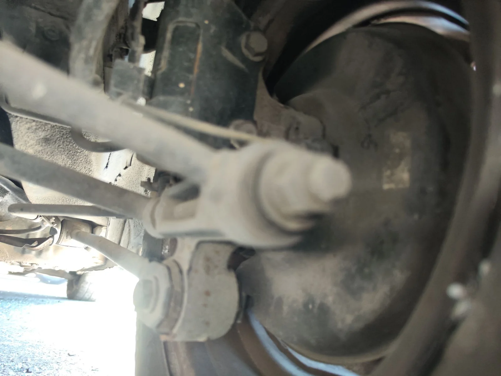 Foto de PINZA DE FRENO TRASERA DERECHA TOYOTA COROLLA (E11) 2.0 Turbodiesel CAT (90 CV / 66 KW)