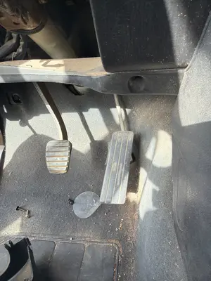 Foto de PEDAL FRENO MITSUBISHI GALLOPER (HYUNDAI)(02.1998) 2.5 Turbodiesel (105 CV / 77 KW)