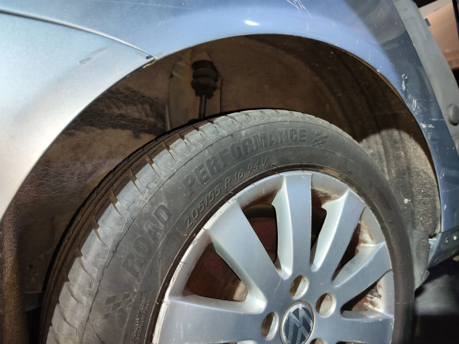 Foto de PASO RUEDA TRASERO DERECHO VOLKSWAGEN PASSAT BERLINA (3C2) 2.0 TDI (140 CV / 103 KW) referencia 3C0810972B