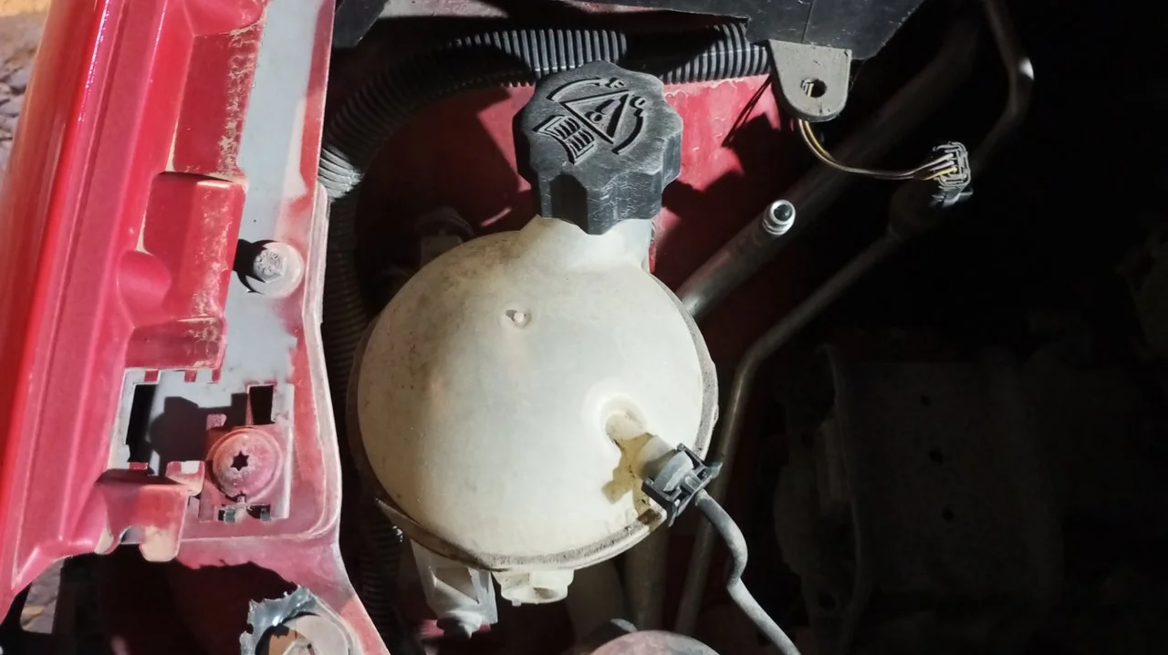 Foto de DEPOSITO EXPANSION CITROEN C4 COUPE 1.6 HDi CAT (9HY / DV6TED4) (109 CV / 80 KW) referencia 4635A7