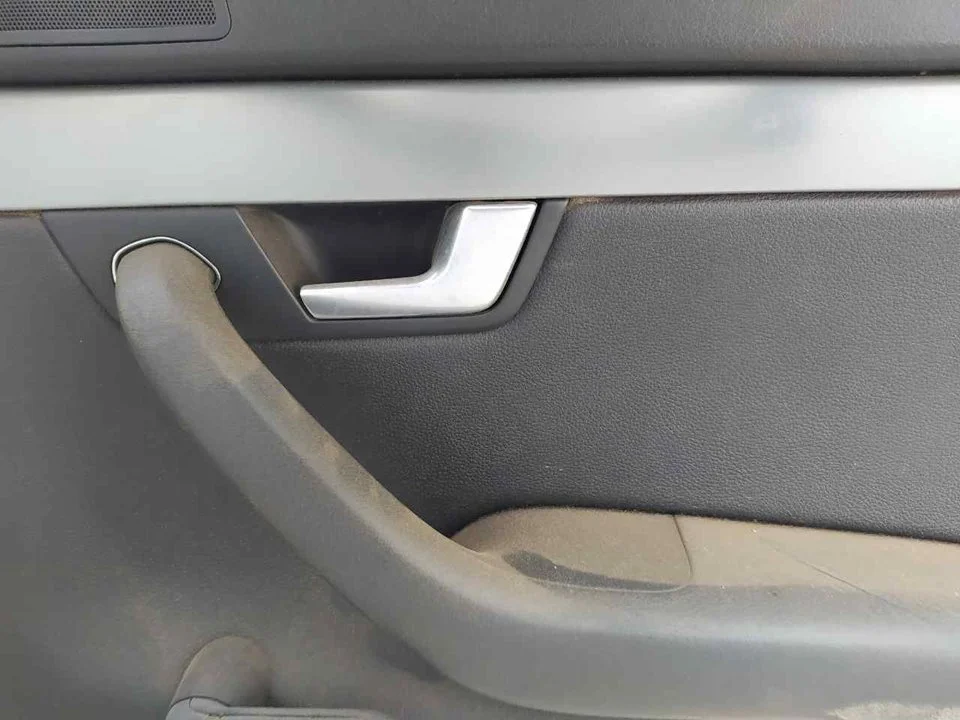 Foto de MANETA INTERIOR TRASERA DERECHA AUDI A4 AVANT (8E) 2.5 V6 24V TDI (163 CV / 120 KW)