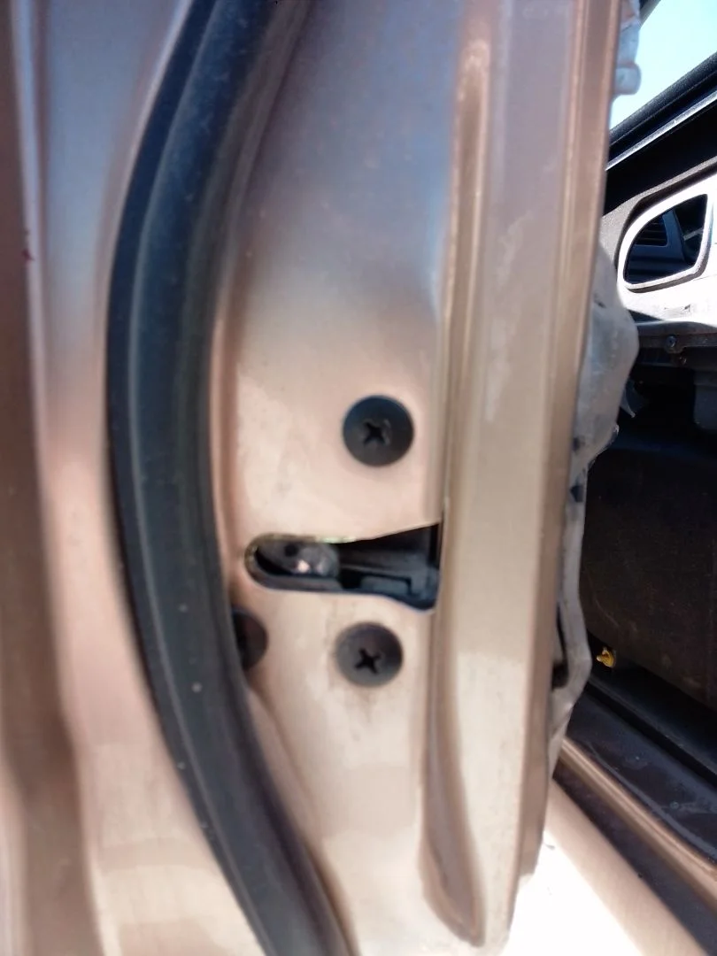 Foto de CERRADURA PUERTA DELANTERA IZQUIERDA KIA RIO (BC) 1.3 CAT (75 CV / 55 KW) referencia 81315FD000