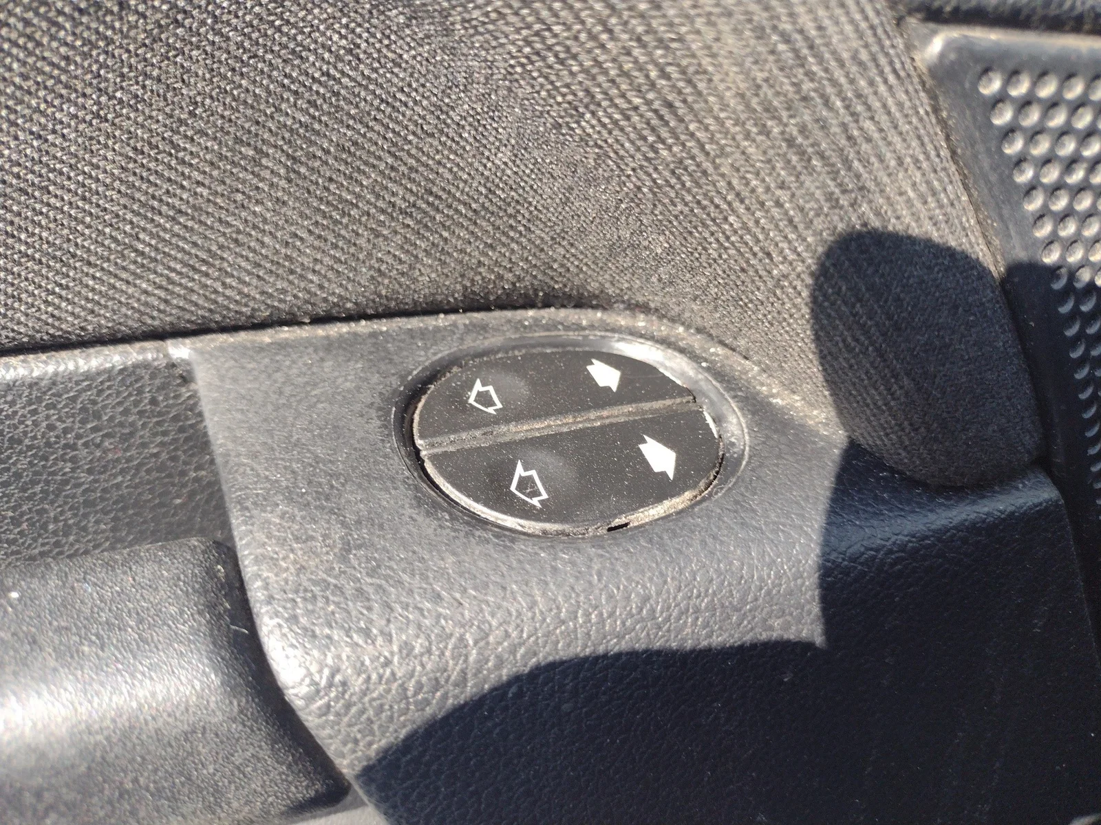 Foto de MANDO ELEVALUNAS DELANTERO IZQUIERDO FORD FIESTA (CBK) 1.4 16V CAT (80 CV / 59 KW) referencia 1007910