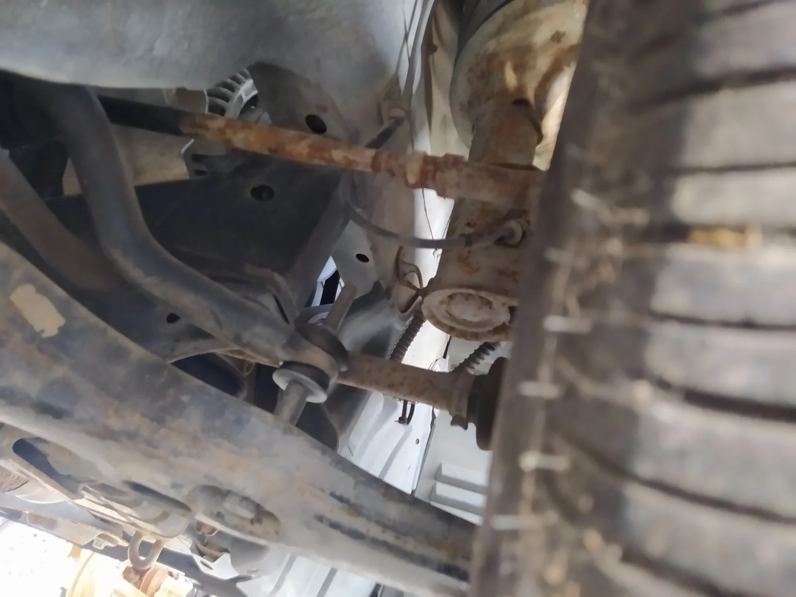 Foto de BRAZO SUSPENSION DELANTERO DERECHO MITSUBISHI SPACE STAR (DG0) 1.6 CAT (98 CV / 72 KW)