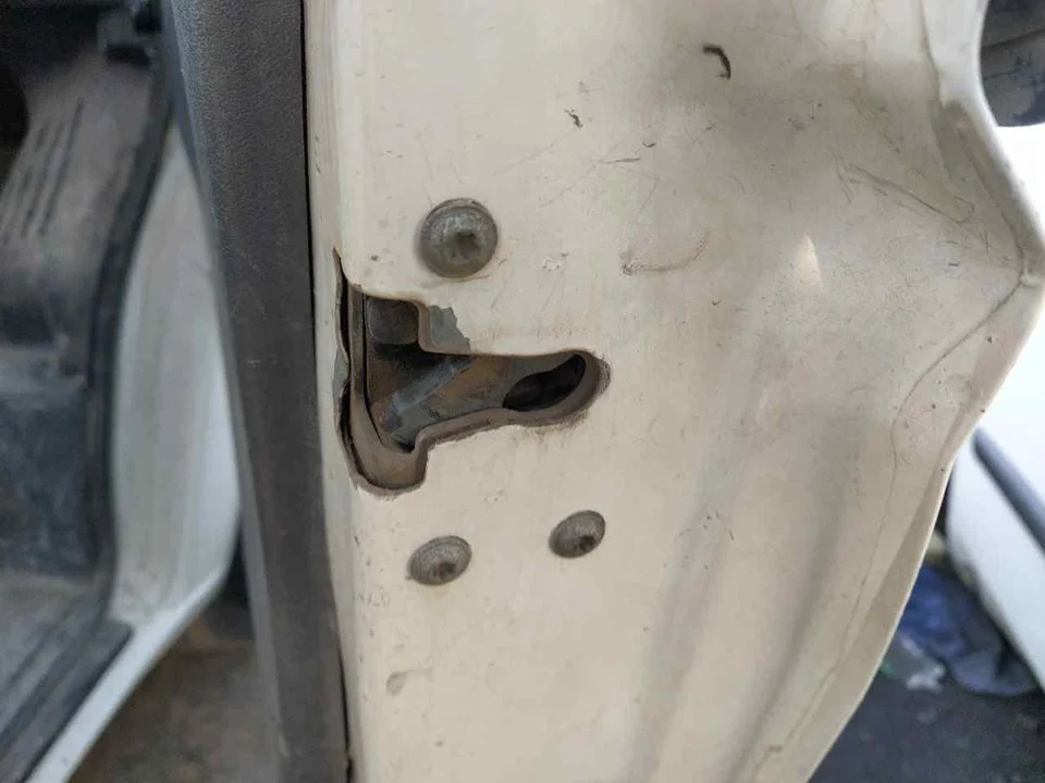 Foto de CERRADURA PUERTA DELANTERA DERECHA FORD TRANSIT CAJA ABIERTA (FY) 2.4 TDE CAT (120 CV / 88 KW)