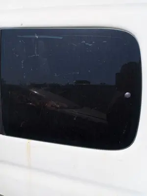Foto de LUNA CUSTODIA TRASERA IZQUIERDA CITROEN BERLINGO 1.9 Diesel (69 CV / 51 KW)