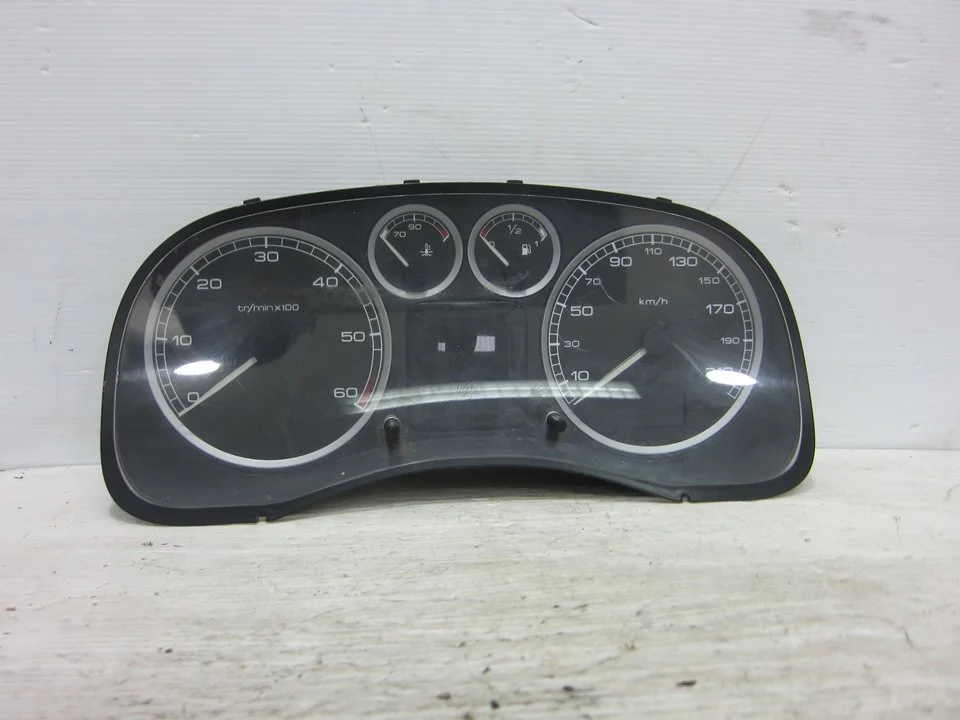 Foto de CUADRO INSTRUMENTOS PEUGEOT 307 (S1)(04.2001) 2.0 HDi FAP CAT (107 CV / 79 KW) referencia P9636708880E05