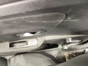 Foto de MANETA ELEVALUNAS TRASERA IZQUIERDA RENAULT MEGANE III BERLINA 5P 1.5 dCi Diesel FAP (110 CV / 81 KW)