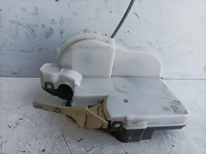 Foto de CERRADURA PUERTA DELANTERA DERECHA SEAT CORDOBA BERLINA (6K2) referencia 6K1837016G foto 1