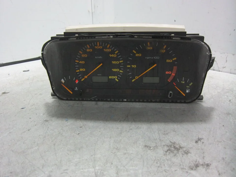 Foto de CUADRO INSTRUMENTOS SEAT IBIZA (6K1) 1.4 16V (101 CV / 74 KW) referencia 87001323