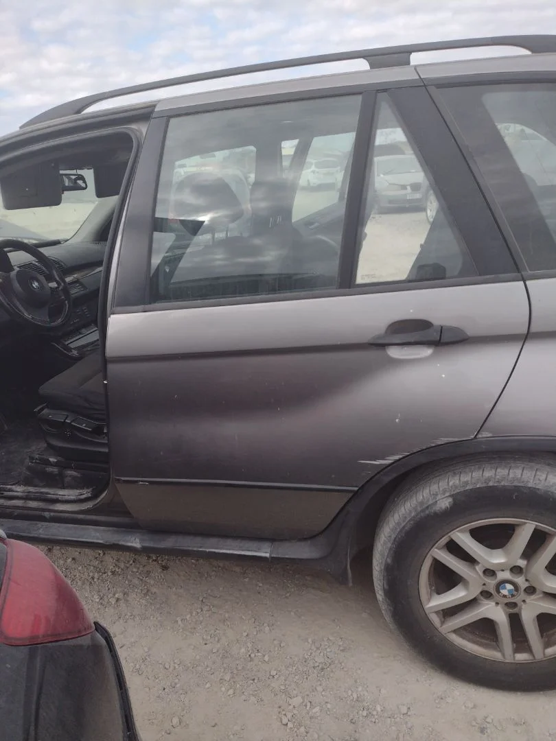 Foto de PUERTA TRASERA IZQUIERDA BMW SERIE X5 (E53) 3.0 Turbodiesel CAT (218 CV / 160 KW) referencia 41528256827