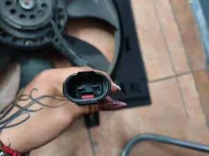 Foto de ELECTROVENTILADOR MERCEDES-BENZ CLK (BM 208) CABRIO 3.2 V6 18V CAT (218 CV / 160 KW) referencia A2025000093 foto 3