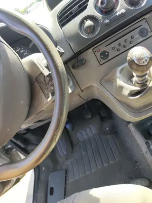 Foto de VOLANTE RENAULT KANGOO II (F/KW0) 1.5 dCi Diesel CAT (86 CV / 63 KW) referencia 8200657441 foto 4