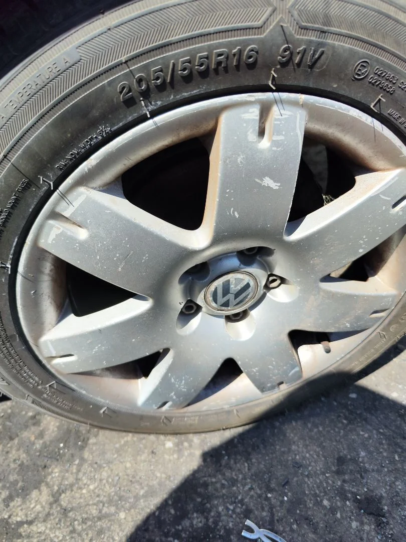 Foto de LLANTA VOLKSWAGEN PASSAT BERLINA (3B3) 1.9 TDI (131 CV / 96 KW) referencia 3B0601027D FKZ