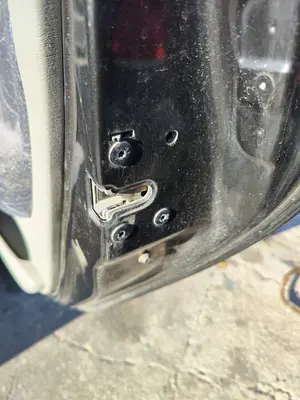 Foto de CERRADURA PUERTA TRASERA DERECHA RENAULT SCENIC I (JA...) 1.9 dCi Diesel CAT (102 CV / 75 KW) referencia 7700434602 foto 3