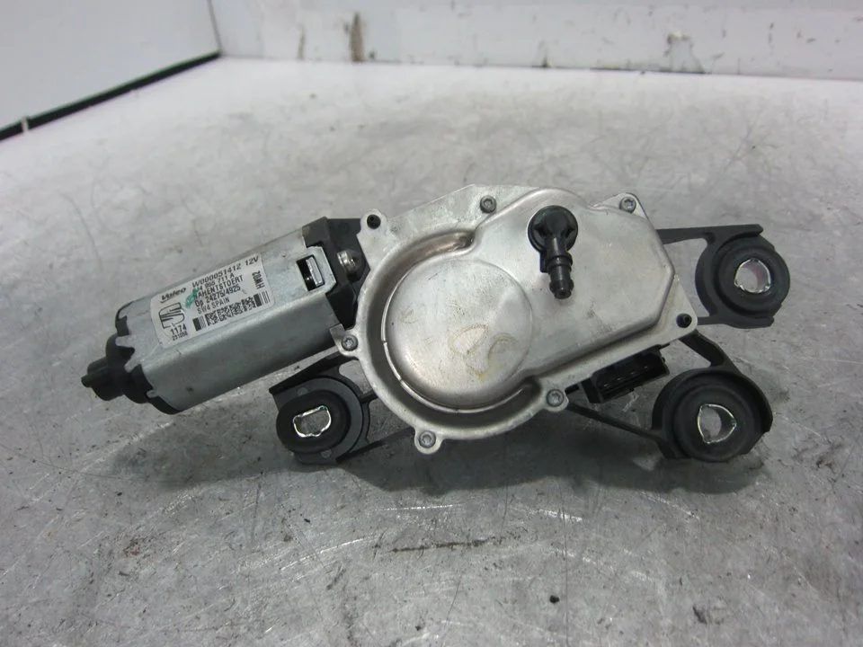 Foto de MOTOR LIMPIA TRASERO SEAT IBIZA BERLINA (6J5) 1.6 TDI (105 CV / 77 KW) referencia 6J4955711A