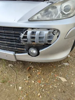 Foto de PARAGOLPES DELANTERO PEUGEOT 307 BREAK/ SW (S2) 2.0 16V HDi FAP CAT (RHR / DW10BTED4) (136 CV / 100 KW) foto 4