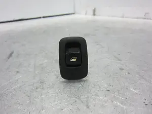 Foto de MANDO ELEVALUNAS TRASERO IZQUIERDO CITROEN GRAND C4 PICASSO 1.6 16V HDi FAP (109 CV / 80 KW) referencia 96639378ZD