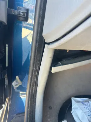 Foto de GOMAS CONTORNO PUERTA BMW SERIE 5 TOURING (E39) 2.0 24V (150 CV / 110 KW)