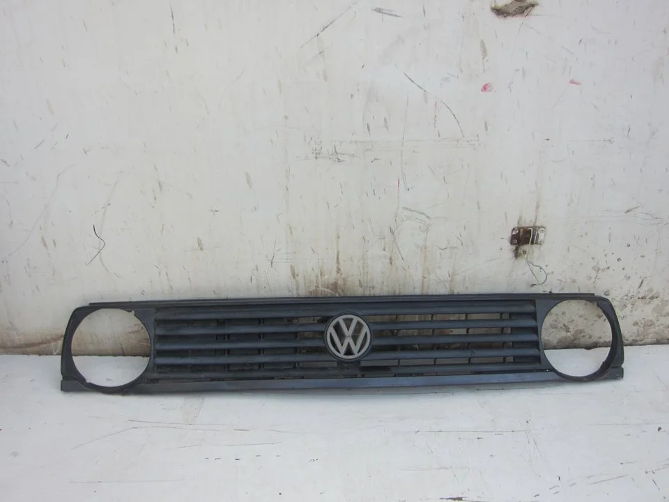 Foto de REJILLA DELANTERA VOLKSWAGEN GOLF II (191/193) 1.6 Diesel (CR. JK. JP) (54 CV / 40 KW) referencia 1918583664B
