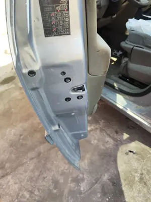 Foto de CERRADURA PUERTA DELANTERA IZQUIERDA RENAULT SCENIC II 1.5 dCi Diesel (101 CV / 74 KW) referencia 8200119122
