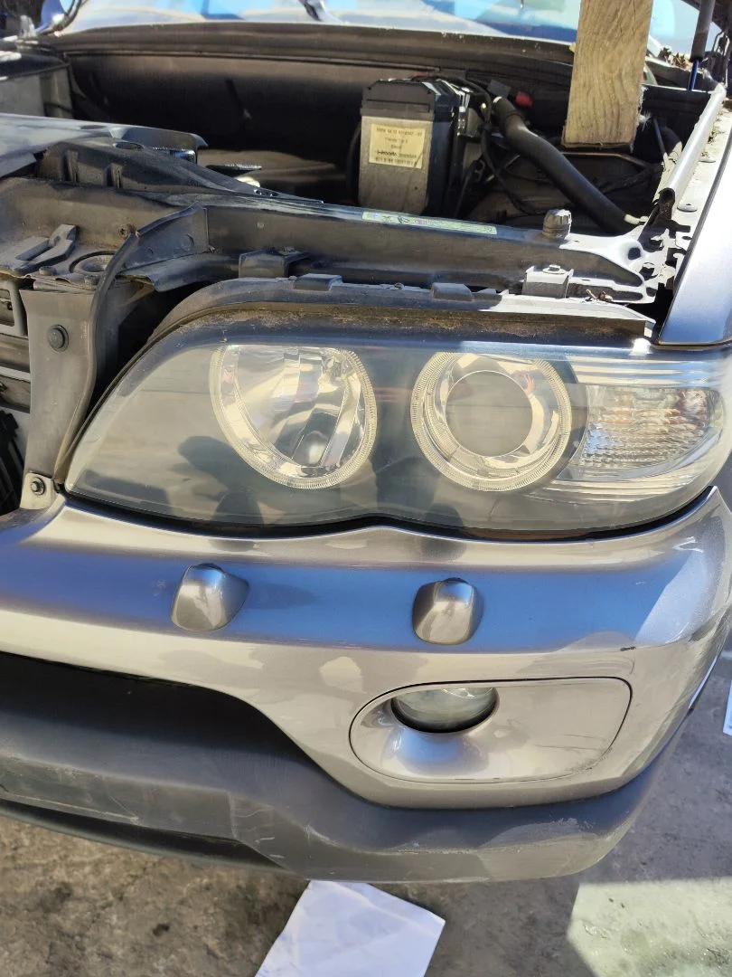 Foto de FARO IZQUIERDO BMW SERIE X5 (E53) 3.0 Turbodiesel CAT (218 CV / 160 KW)