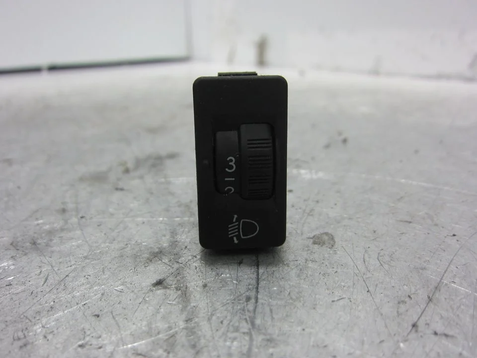 Foto de INTERRUPTOR CITROEN GRAND C4 PICASSO 1.6 16V HDi FAP (109 CV / 80 KW) referencia 96384422XT
