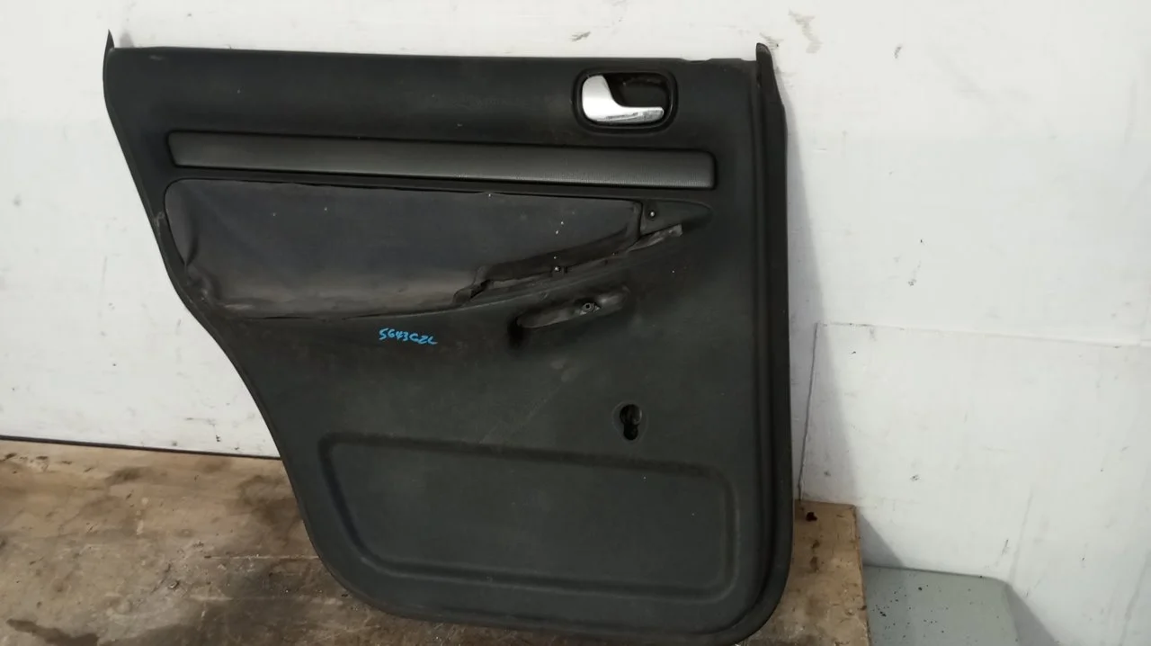 Foto de GUARNECIDO PUERTA TRASERA IZQUIERDA AUDI A4 BERLINA (B5) 1.8 20V (125 CV / 92 KW) referencia 8D5857305