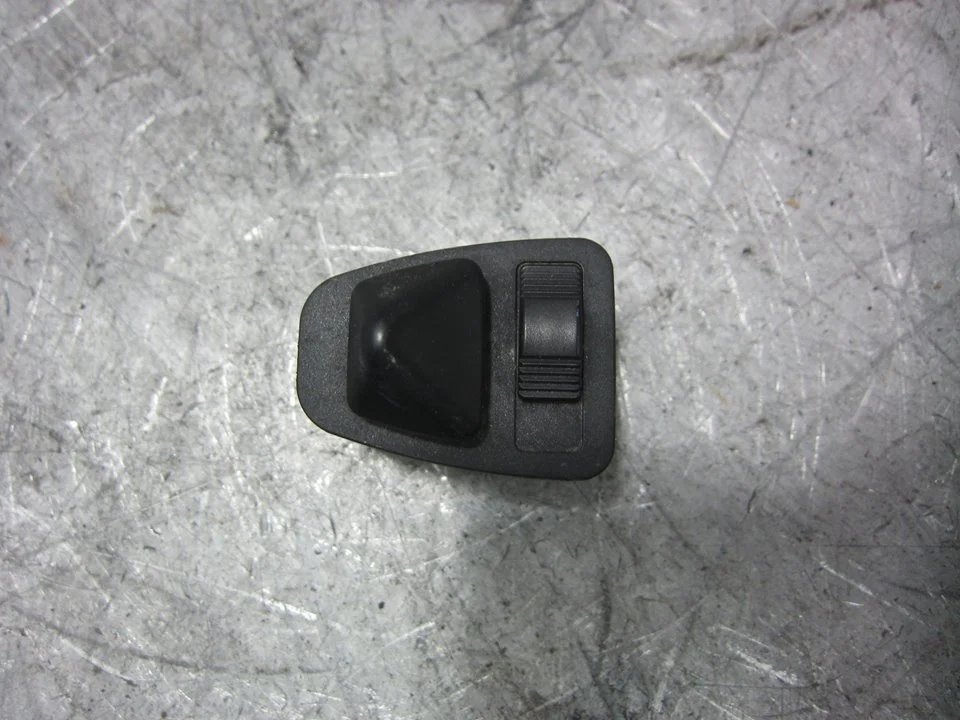 Foto de MANDO RETROVISOR BMW SERIE 3 BERLINA (E46) 3.0 24V Turbodiesel CAT (184 CV / 135 KW) referencia 03200500