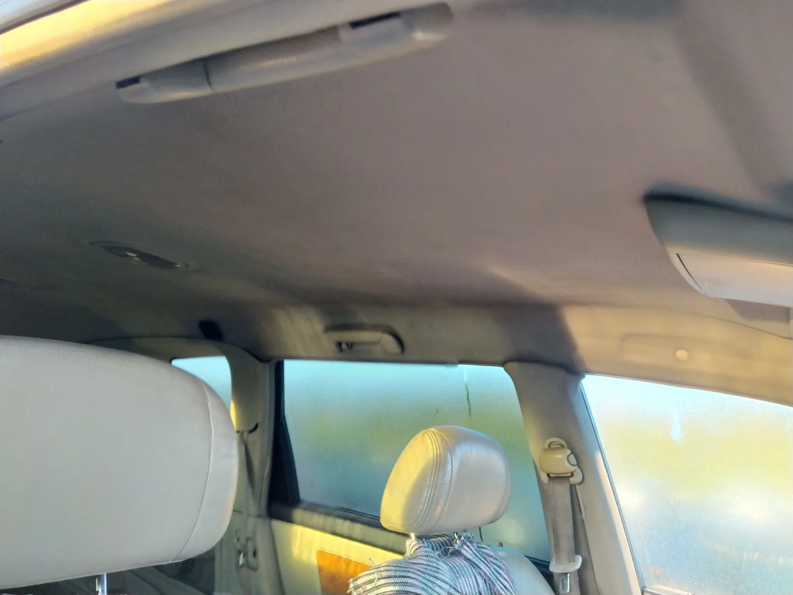 Foto de ASIDERO TECHO DELANTERO IZQUIERDO SSANGYONG REXTON 2.9 Turbodiesel CAT (120 CV / 88 KW)