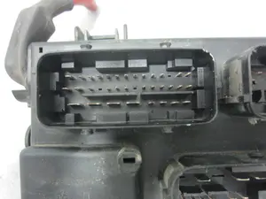 Foto de CAJA RELES / FUSIBLES OPEL CORSA D 1.2 16V CAT (Z 12 XEP / LB4) (80 CV / 59 KW) referencia 13217392 foto 3