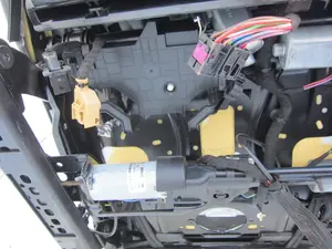 Foto de JUEGO ASIENTOS COMPLETO PORSCHE CAYENNE (TIPO 92A) referencia 918595102 foto 38