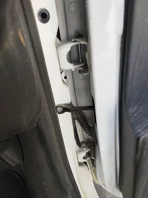 Foto de RETENEDOR PUERTA CITROEN BERLINGO FURGÓN 1.6 Blue-HDI FAP (99 CV / 73 KW)