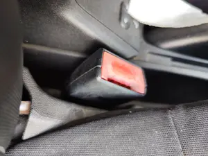 Foto de PRETENSOR AIRBAG DERECHO FIAT GRANDE PUNTO (199) 1.4  (95 CV / 70 KW)
